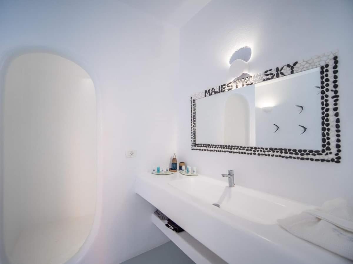 Majestic Sky Luxury Suites Megalochori (Santorini) Exterior foto