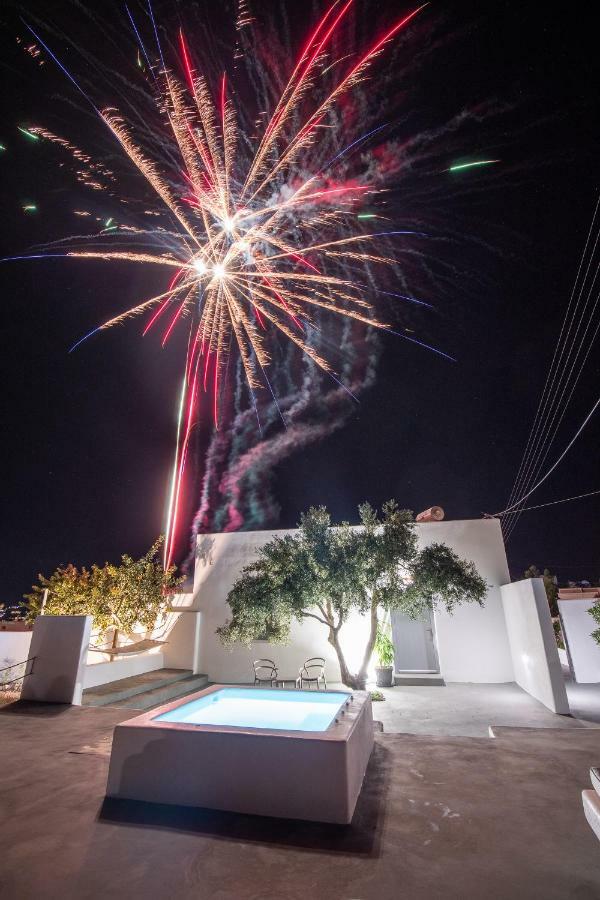 Majestic Sky Luxury Suites Megalochori (Santorini) Exterior foto
